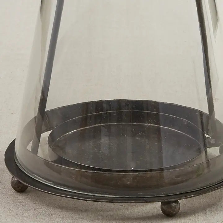 Close up of metal base that holds your pillar candle