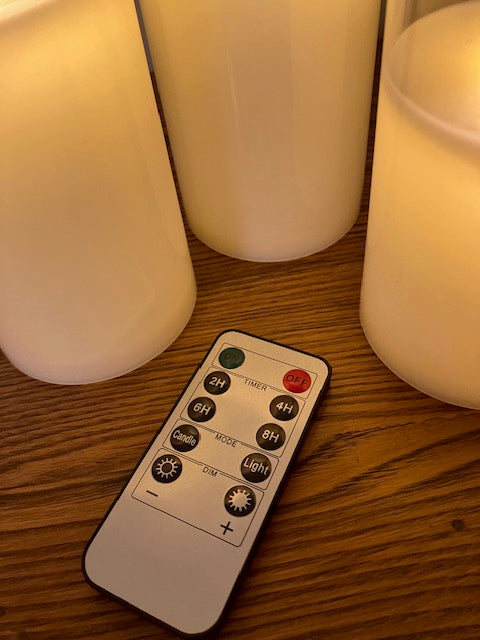 Set of 3 Flameless candles with remote