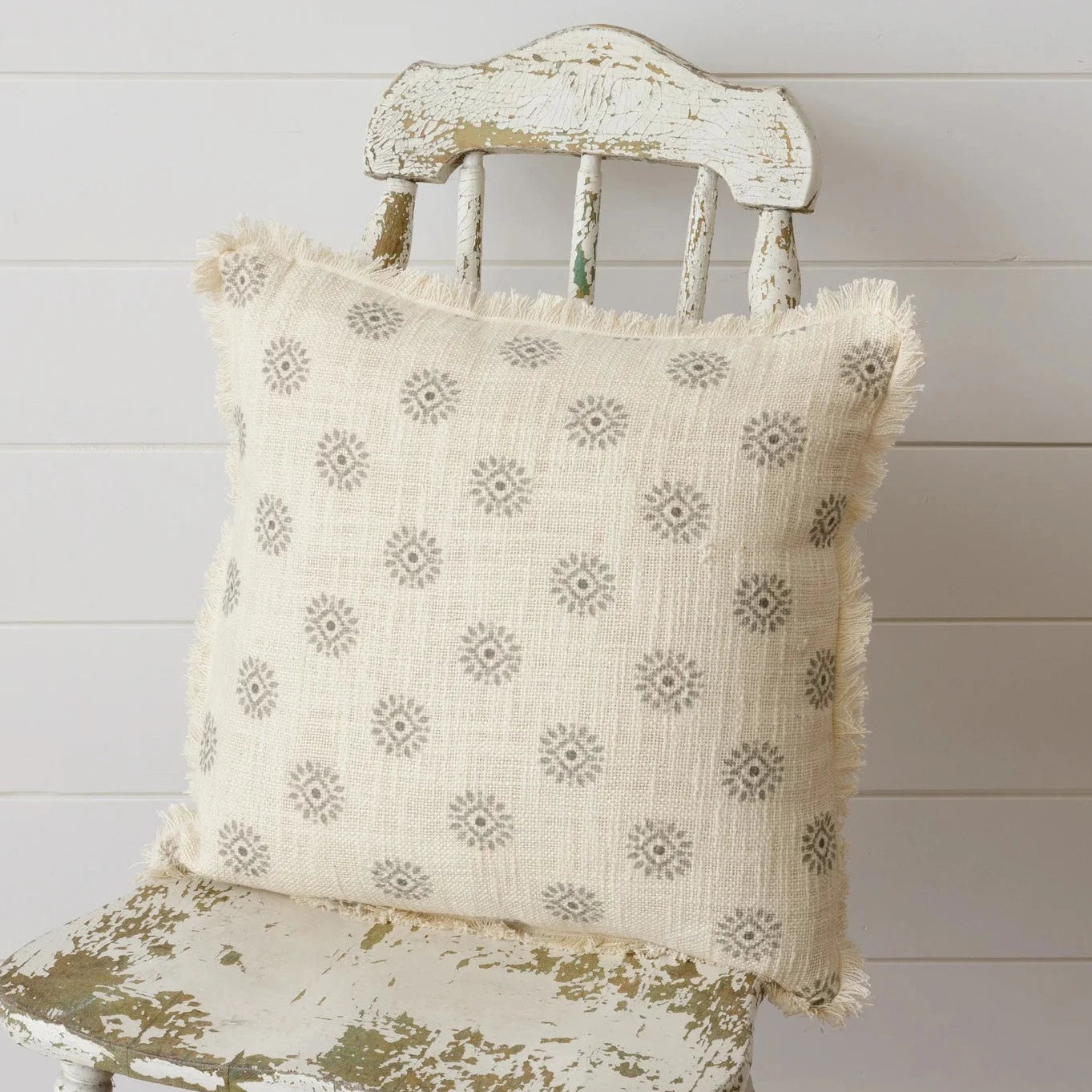 Medallion Decorative Pillow Black and White